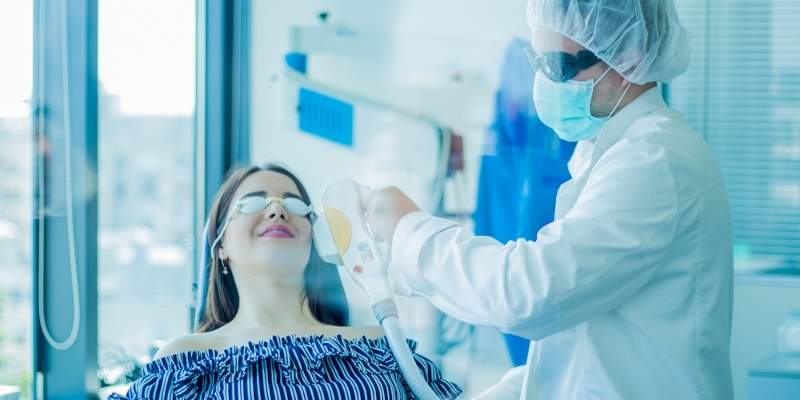 suhe oči i pacijent na tretmanu